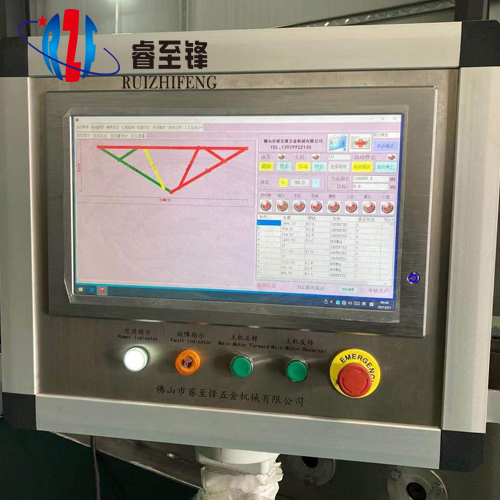 輕鋼別墅龍骨機